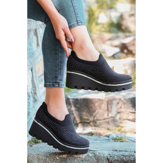 Kadın Siyah Taş Detay Dolgu Topuk Ayakkabı